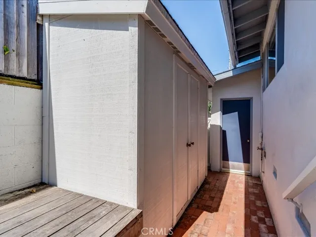 Bonus storage shed.