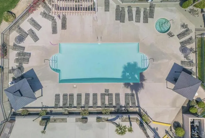 Pool Birdseye