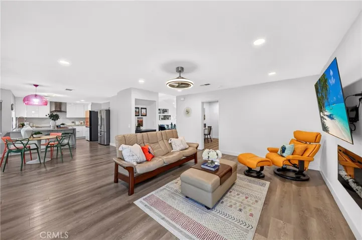 2207 Heritage, Fullerton, California 92833
