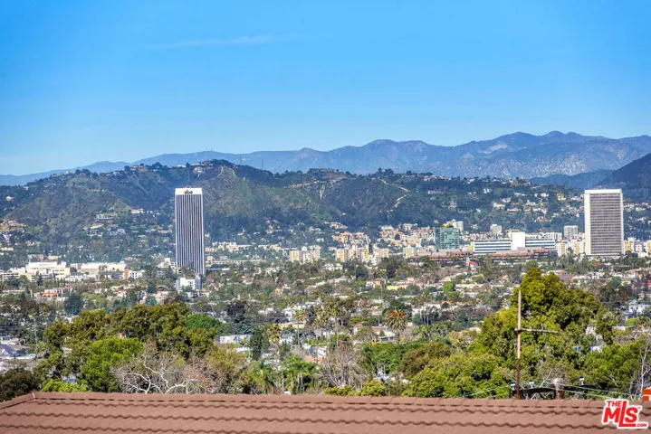 5322 Weatherford Drive, Los Angeles, California 90008