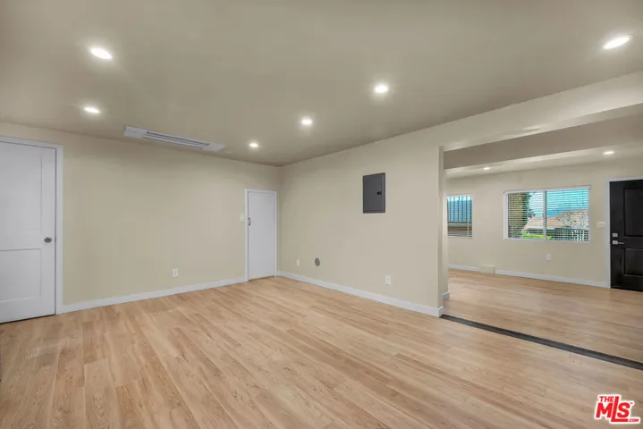 5322 Weatherford Drive, Los Angeles, California 90008