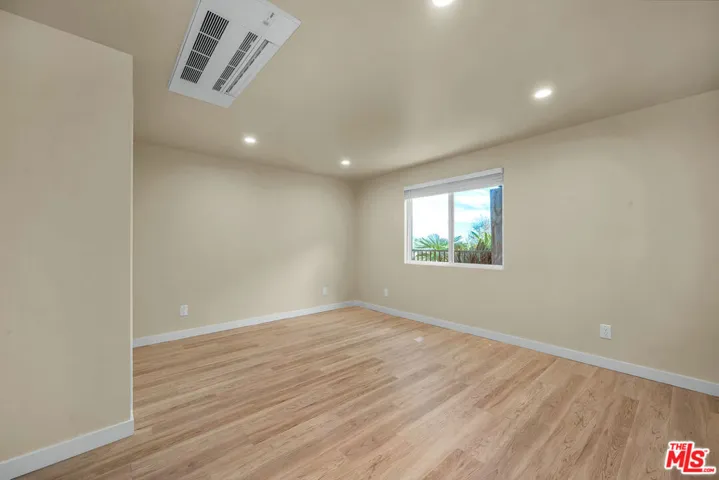 5322 Weatherford Drive, Los Angeles, California 90008
