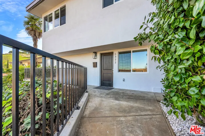 5322 Weatherford Drive, Los Angeles, California 90008