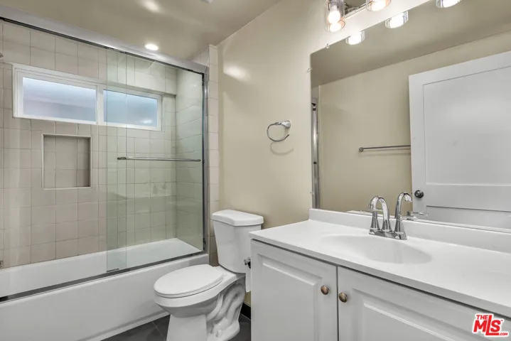 5322 Weatherford Drive, Los Angeles, California 90008