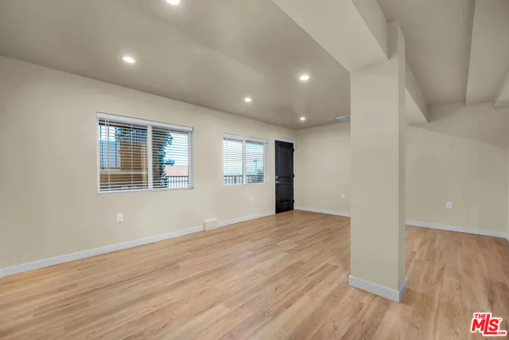 5322 Weatherford Drive, Los Angeles, California 90008