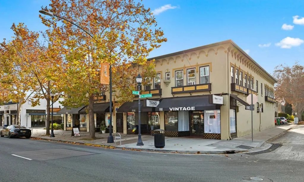 994 The Alameda