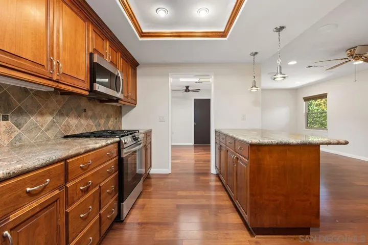 12535 Horado, San Diego, California 92128