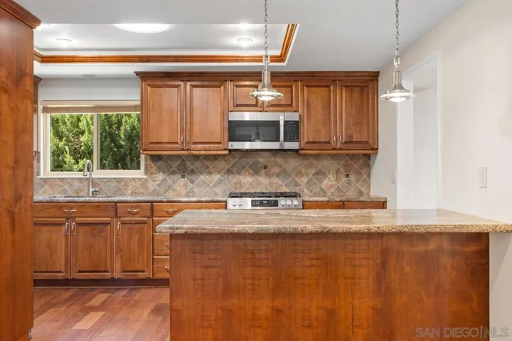 12535 Horado, San Diego, California 92128