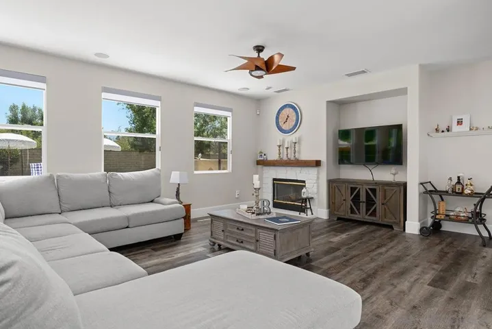 Den/Family/Great Room