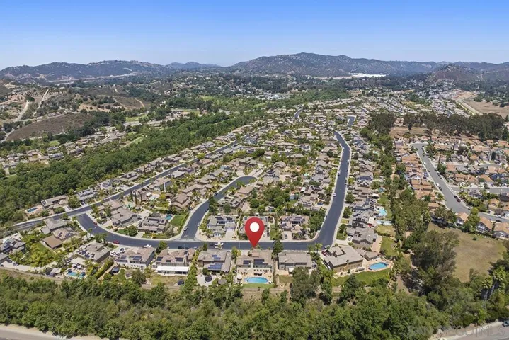 2340 Douglaston Glen, Escondido, California 92026