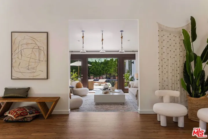 4426 Irvine Avenue, Studio City, California 91602