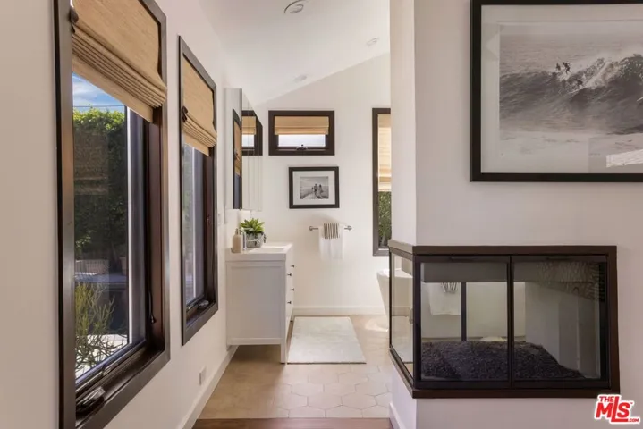 4426 Irvine Avenue, Studio City, California 91602