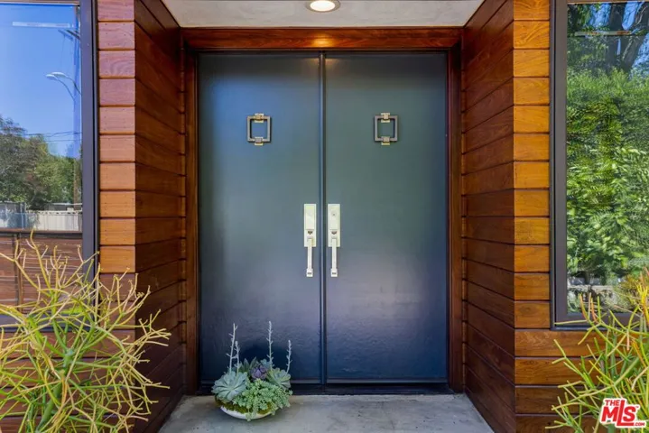 4426 Irvine Avenue, Studio City, California 91602