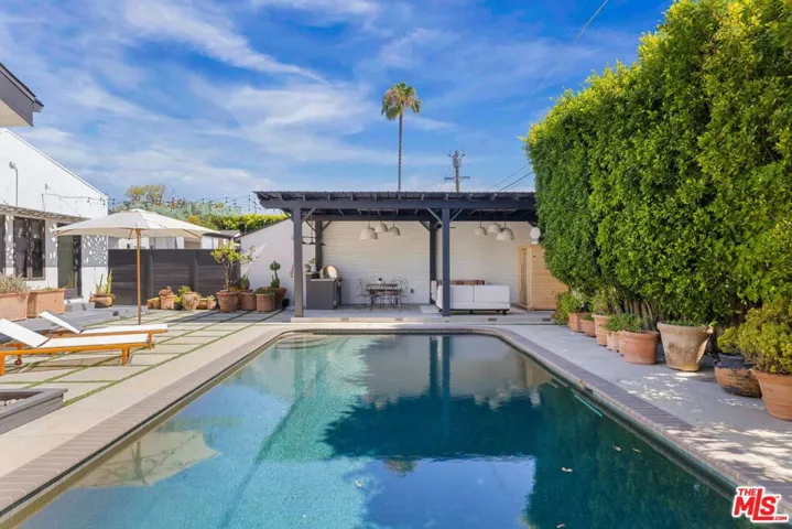 4426 Irvine Avenue, Studio City, California 91602