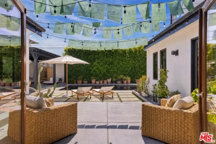 4426 Irvine Avenue, Studio City, California 91602