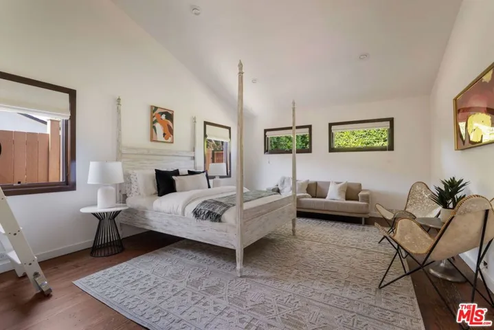 4426 Irvine Avenue, Studio City, California 91602