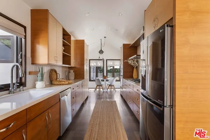 4426 Irvine Avenue, Studio City, California 91602