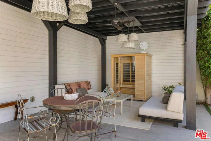 4426 Irvine Avenue, Studio City, California 91602