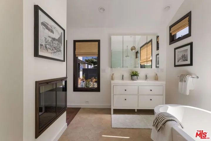 4426 Irvine Avenue, Studio City, California 91602