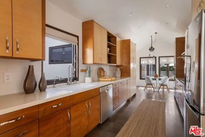 4426 Irvine Avenue, Studio City, California 91602