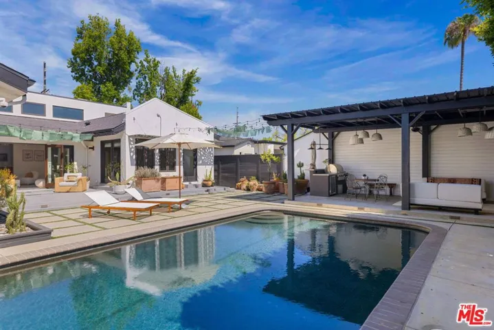 4426 Irvine Avenue, Studio City, California 91602