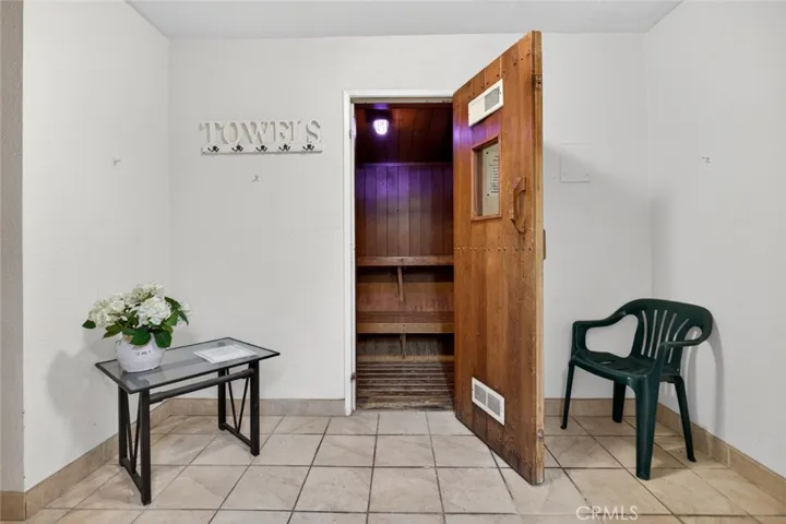 5412 Lindley Avenue 322, Encino, California 91316