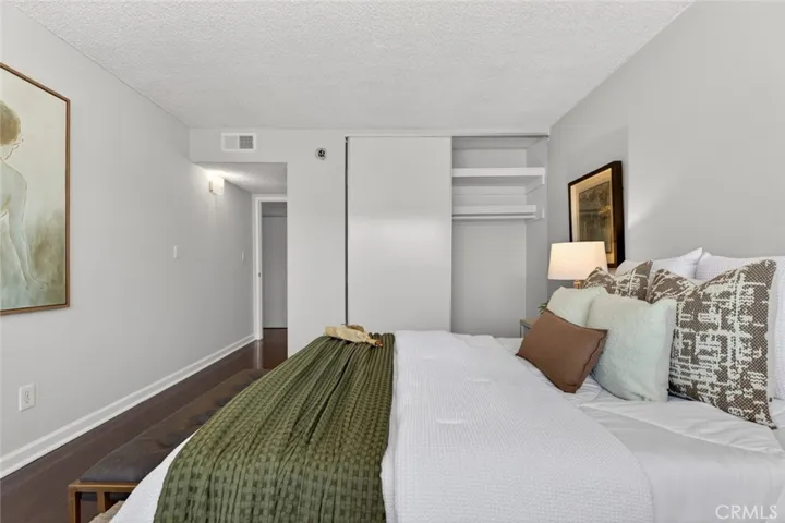 5412 Lindley Avenue 322, Encino, California 91316