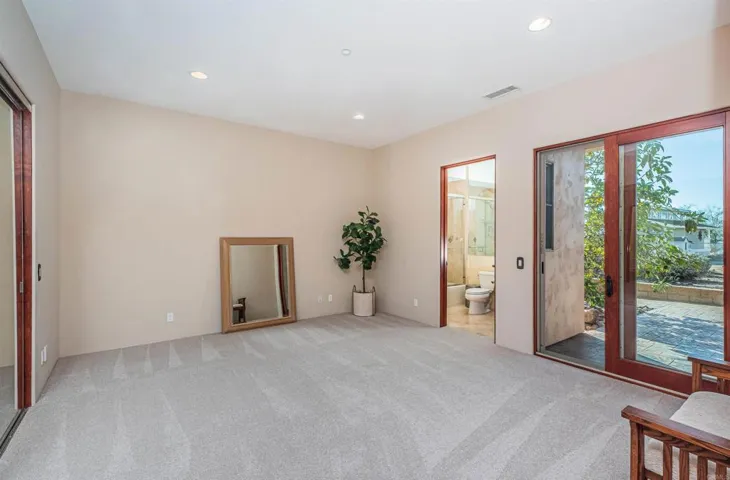 2362 Edgehill Road, Vista, California 92084
