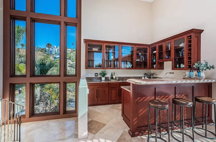 2362 Edgehill Road, Vista, California 92084