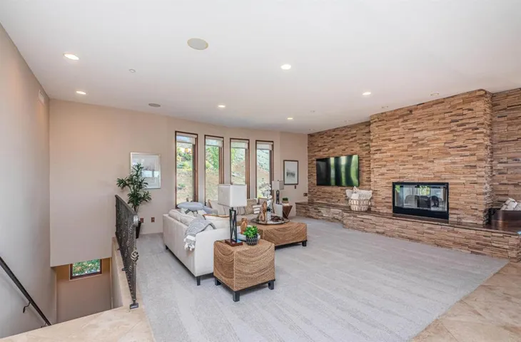 2362 Edgehill Road, Vista, California 92084