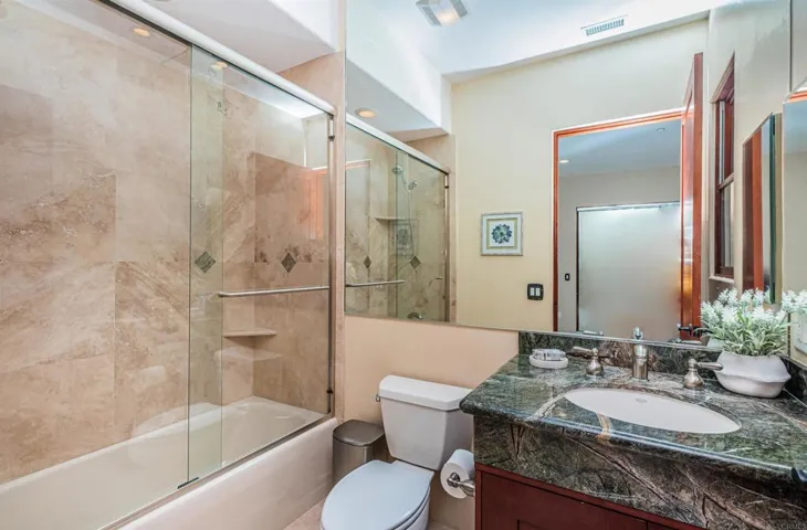 2362 Edgehill Road, Vista, California 92084