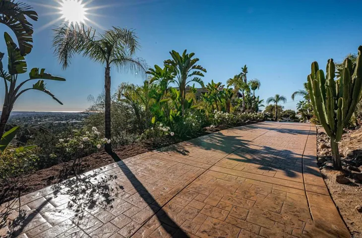 2362 Edgehill Road, Vista, California 92084