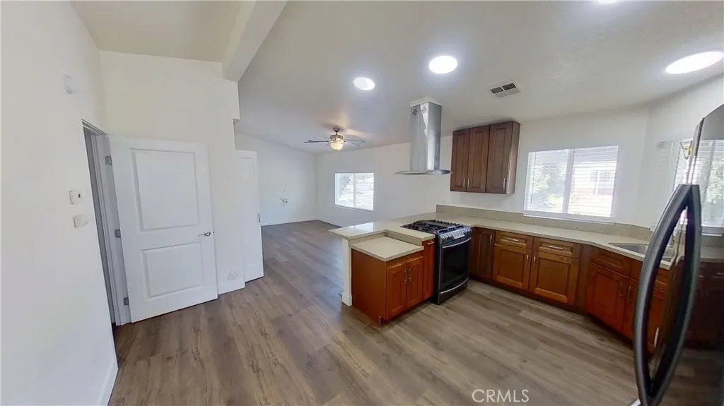 10301 Wagonroad W, Corona, California 92883 — photo 4