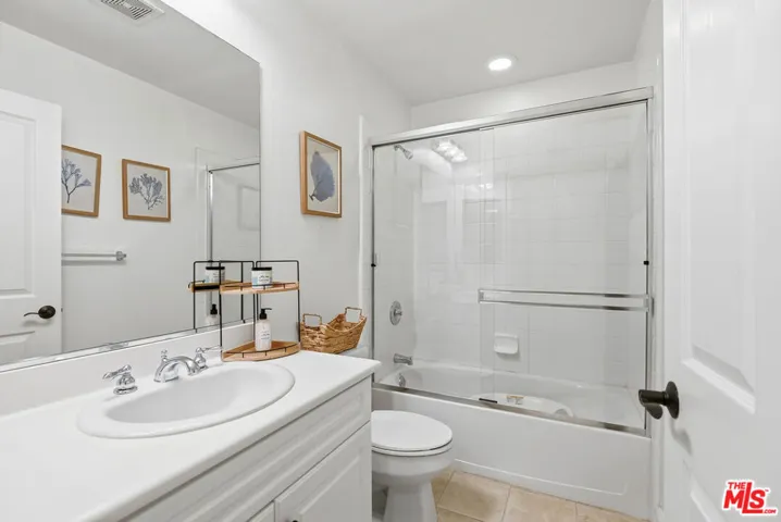 En-suite for bedroom 2