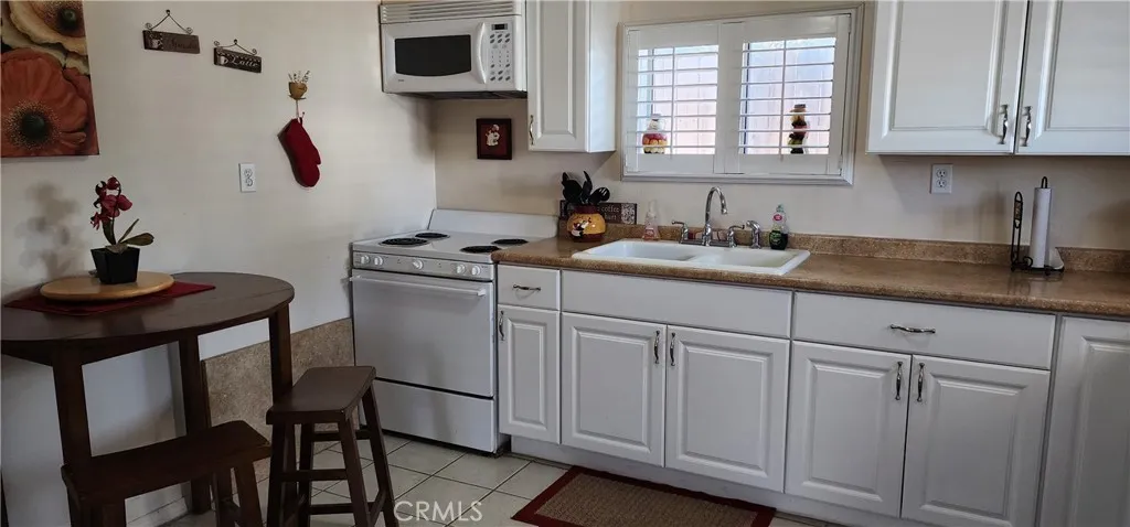 Casita kitchen