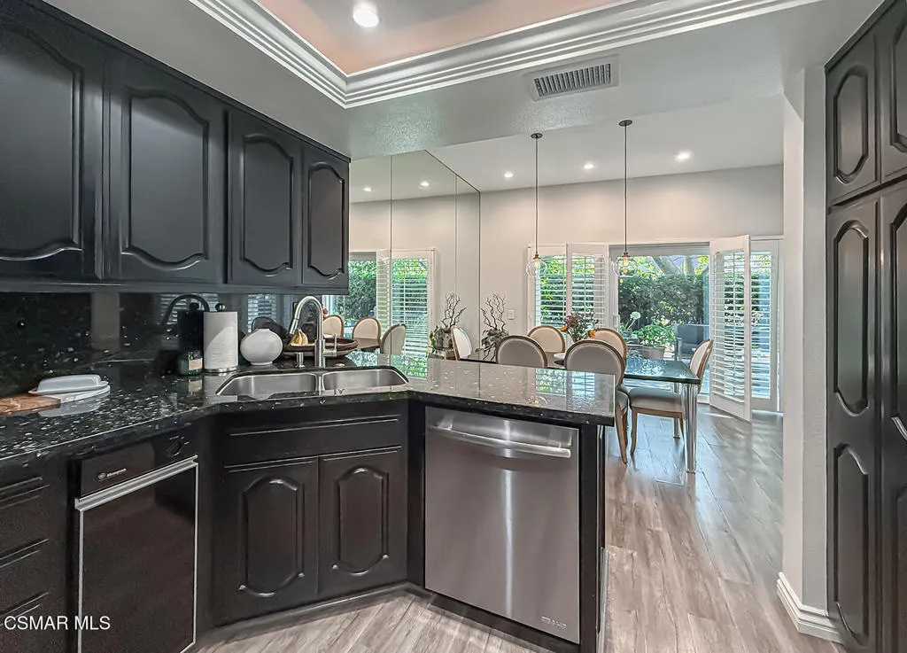 cKitchen and Dining5