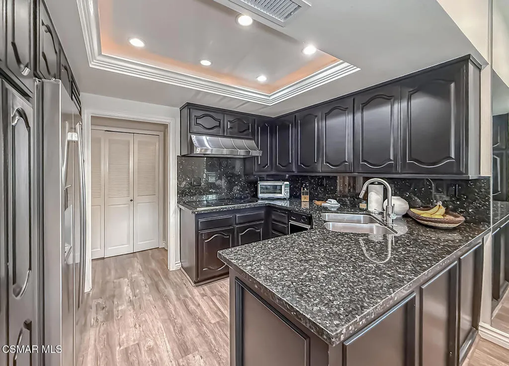 cKitchen and Dining3