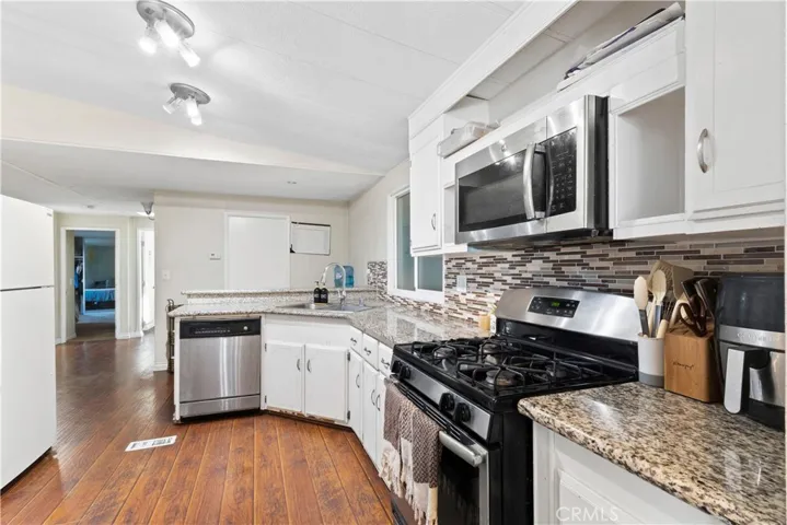 19078 Monterey, Hesperia, California 92345
