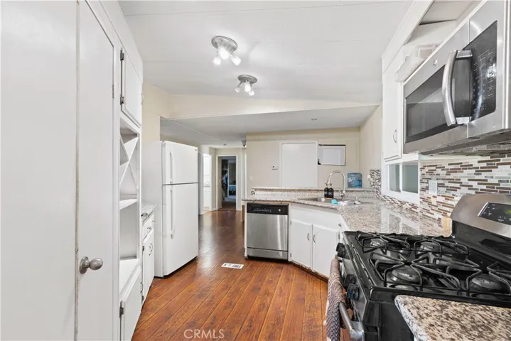 19078 Monterey, Hesperia, California 92345