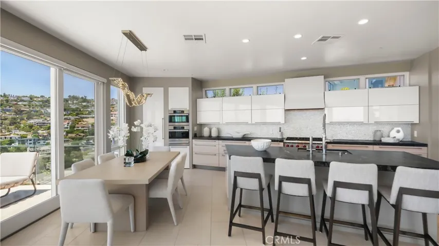 964 Van Dyke, Laguna Beach, California 92651