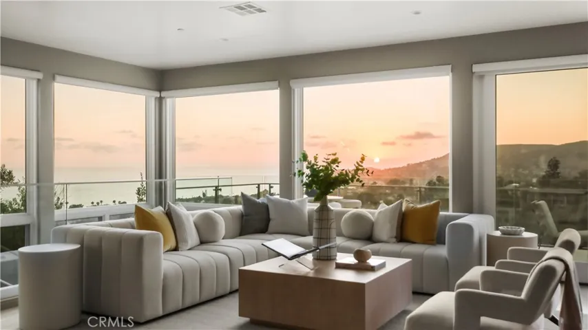 964 Van Dyke, Laguna Beach, California 92651