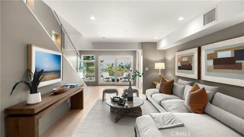 964 Van Dyke, Laguna Beach, California 92651