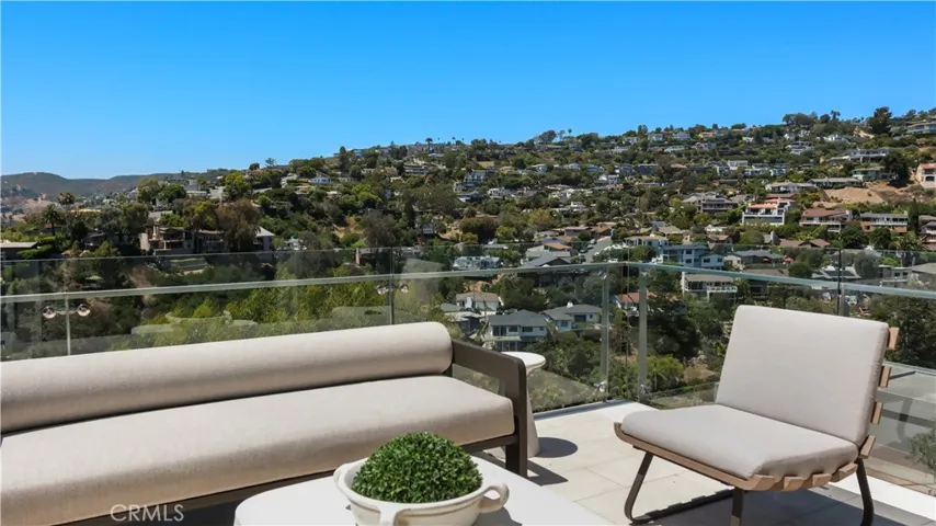 964 Van Dyke, Laguna Beach, California 92651