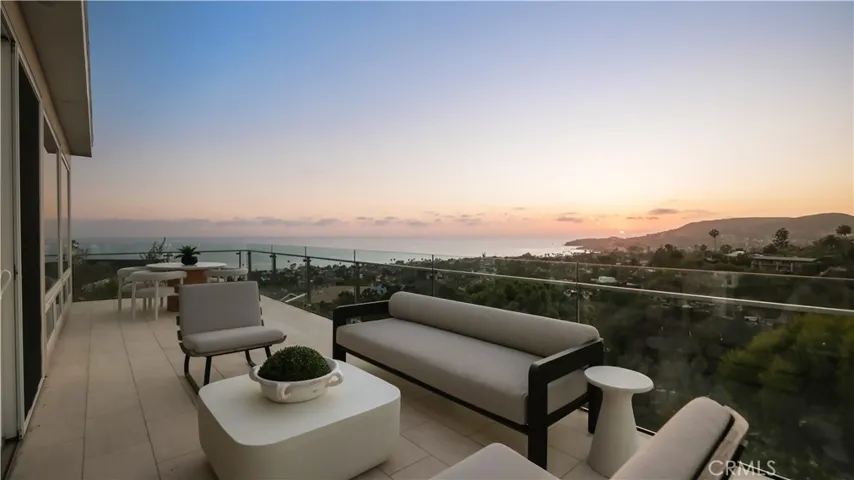 964 Van Dyke, Laguna Beach, California 92651
