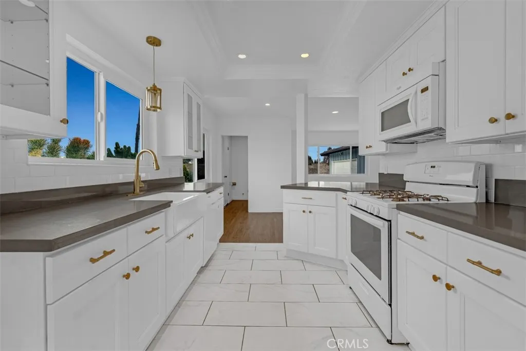9956 La Docena Ln