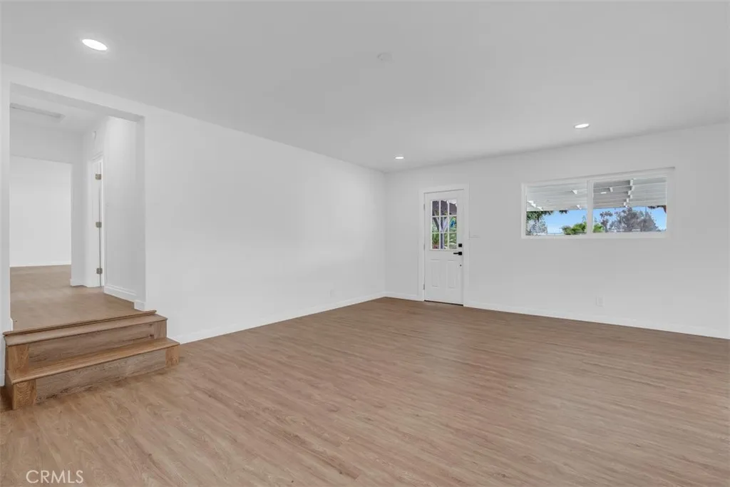9952 La Docena Ln