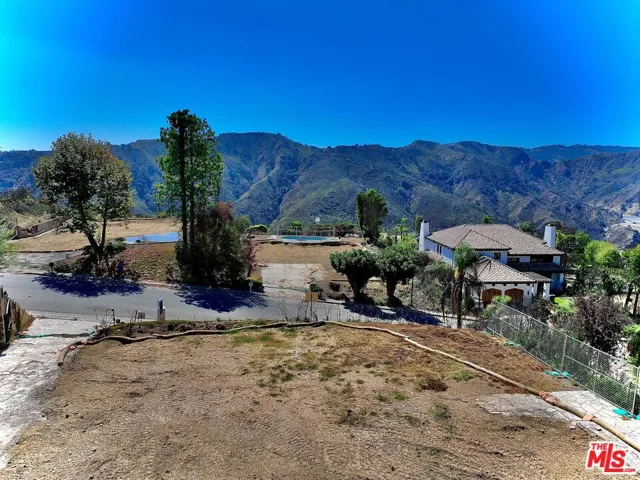 16751 Monte Hermoso Drive, Pacific Palisades, California 90272