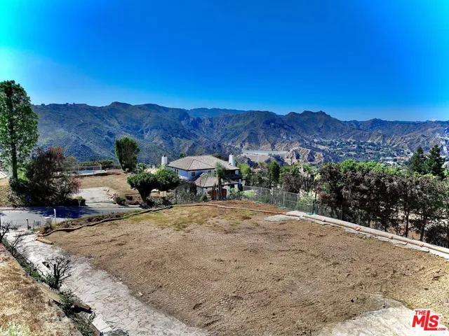 16751 Monte Hermoso Drive, Pacific Palisades, California 90272
