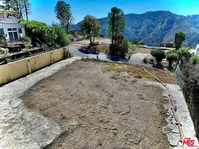 16751 Monte Hermoso Drive, Pacific Palisades, California 90272