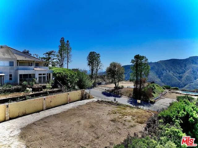 16751 Monte Hermoso Drive, Pacific Palisades, California 90272